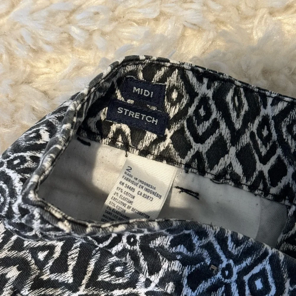 American Eagle Midi Stretch Shorts - Picture 4 of 4